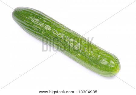 白い背景で隔離熟したキュウリ