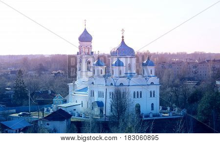 Photo top view Orthodox church in russian city