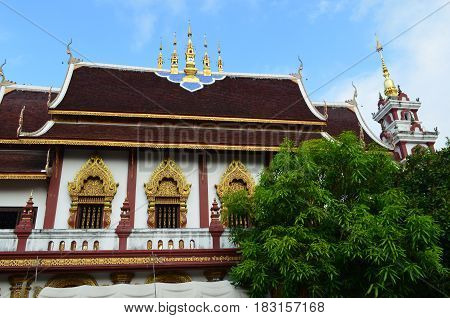 The temples of Buddhism amaze the imagination with their beauty and grandeur, nature as if the architect is striking these buildings