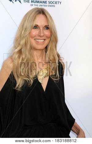 LOS ANGELES - APR 22:  Alana Stewart at the 2017 The Humane Society Gala at Parmount Studios on April 22, 2017 in Los Angeles, CA