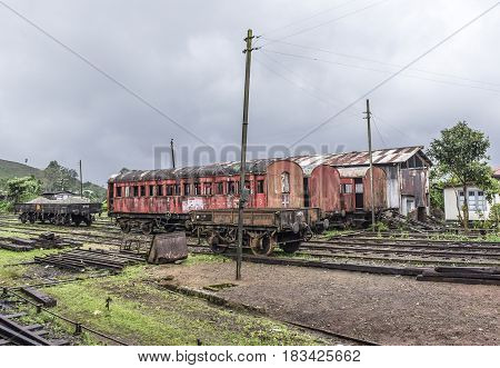 NUWARA ELIYA SRI LANKA - AUG 16 2005: old trains at the train station in Nuwara Eliya