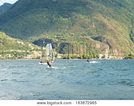 Windsurf E Kitesurf On The Lake