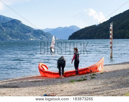 Windsurf E Kitesurf On The Lake