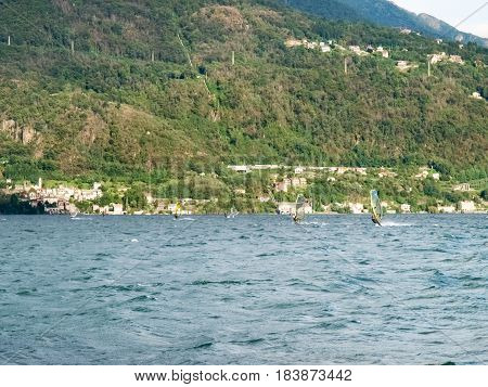 Windsurf E Kitesurf On The Lake