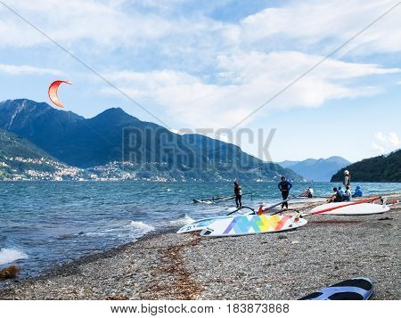 Windsurf E Kitesurf On The Lake