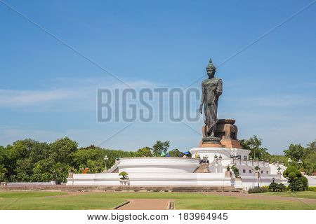 Big Buddha statue in the temple at phutthamonthon province.