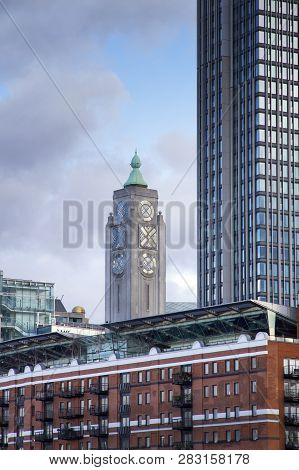 London, Uk - May 20, 2017. London Cityscape Across The River Thames With A View Of The Oxo Tower, Lo