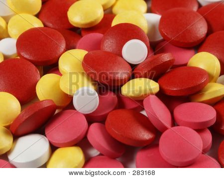 Tabletten mehrfarbig hautnah