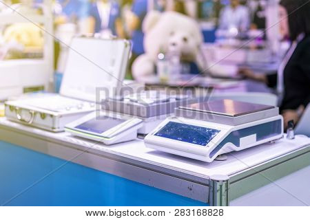 High Accuracy & Precision Digital Measuring Weight Scale Or Balance Device Of Lab For Industrial Che