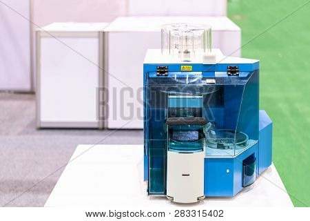 High Technology And Fully Automated Tablet Handling Device Of Lab For Measuring Such As Weight Size 