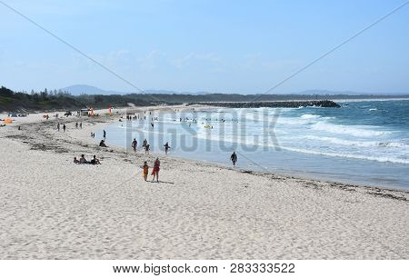 Forster, Australia - Jan 26, 2019. People Relaxing At Forster Main Beach On A Hot Sunday In Summer T