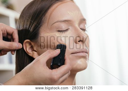 Countouring The Face