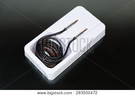 High-fidelity Analog Shielded Audio Cable With Gold-plated Stereo Connectors Mini Jack In Plastic Pa