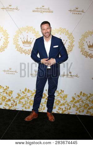 LOS ANGELES - FEB 9:  Luke Macfarlane at the Hallmark Winter 2019 TCA Event at the Tournament House on February 9, 2019 in Pasadena, CA