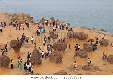 Yehliu, Taiwan - November 24, 2018: People Visit Yehliu Geopark In Taiwan. Yehliu Is A Popular Touri