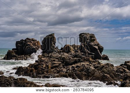 Amazing Coastline At Cape Foulwind Westport New Zealand, Great Coast With The Waves Of The Ocean In 