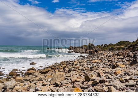 Amazing Coastline At Cape Foulwind Westport New Zealand, Great Coast With The Waves Of The Ocean In 