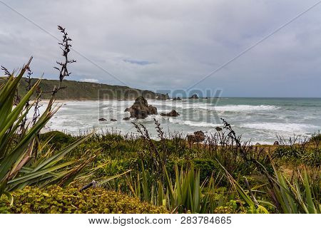 Amazing Coastline At Cape Foulwind Westport New Zealand, Great Coast With The Waves Of The Ocean In 