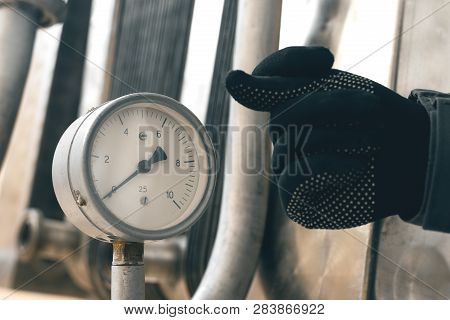 No Air Or Water Pressure On A Manometer. Lack Of Pressure In The Pipeline Concept.