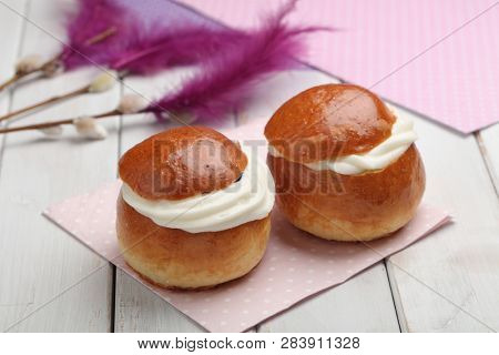 Fastelavnsris and other Fastelavn decorations, scissors and traditional buns