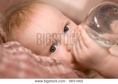 İçme Waterfrom biberon