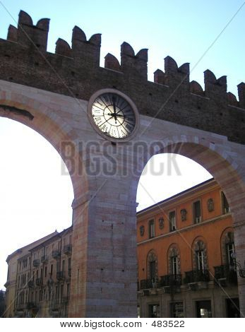 Uhr obenliegende Verona