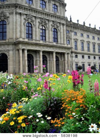 fleurs dans un jardin à Würzburg
