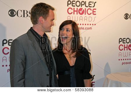 LOS ANGELES - NOVEMBER 07: Neil Patrick Harris and Alyson Hannigan during the 33rd Annual People's Choice Awards Nominations at Peninsula Hotel in November 07, 2006 in Beverly Hills, CA.