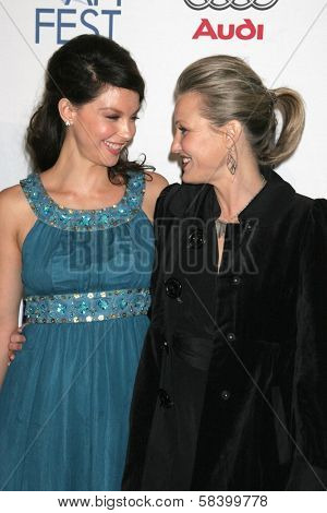 LOS ANGELES - NOVEMBER 9: Ashley Judd and Joey Lauren Adams at the AFI Fest 2006 screening of 