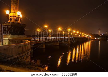 Evening shot of promenade in Donetsk.