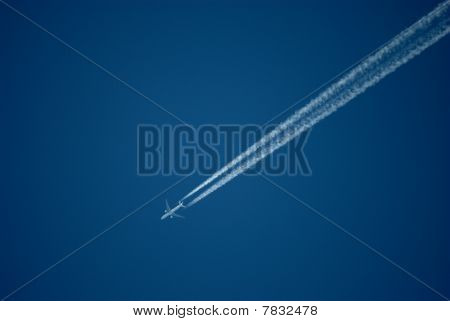 avião com vapor