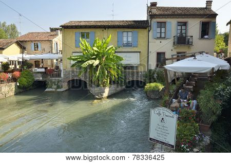 Picturesque Restaurants
