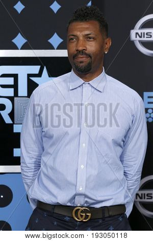 LOS ANGELES - JUN 25:  Deon Cole at the BET Awards 2017 at the Microsoft Theater on June 25, 2017 in Los Angeles, CA