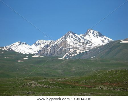 forår i bjergene, aragats bjerg, Armenien