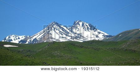 forår i bjergene, aragats bjerg, Armenien