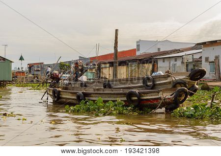 Flooting Market on the Mekong River near the city of Can Tho in the Mekong Delta in Vietnam