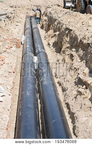 Laying of large-diameter pipes to replace the heating main