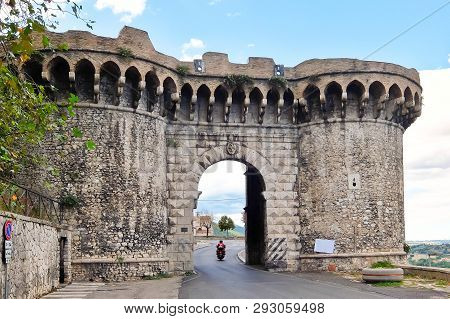 Narni, Italy - Circa September 2017. A Mighty City Gate Protected The Small Umbrian Town Of Narni