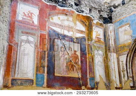 Herculaneum, Ancient Roman Town. Hercules, Juno And Minerva Fresco, College Of The Augustans, Ercola