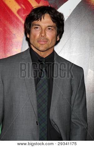 LOS ANGELES - JAN 25: Jason Gedrick anländer till den 
