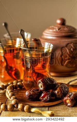 The Armud With Tea And Dates Teapot