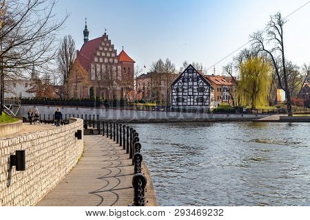 Bydgoszcz, Kujawsko-pomorskie / Poland - April, 4, 2019: Museum In An Old River Building In Central