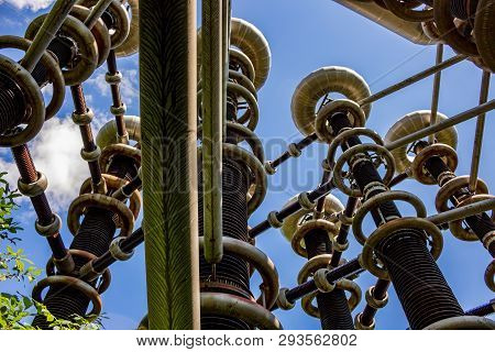 The Experimental Science Setup Cascade Transformers, Technology