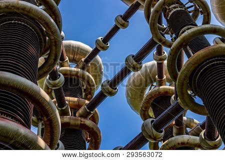 The Experimental Science Setup Cascade Transformers, Technology