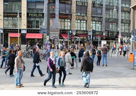 Berlin, Germany - August 27, 2014: People Shop At Famous Hackeschen Hofe In Berlin, Capital City Of 