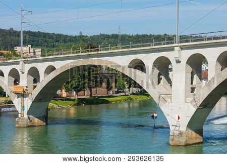Bremgarten, Switzerland - June 16, 2018: Bridge Over The Reuss River In The Town Of Bremgarten. Brem