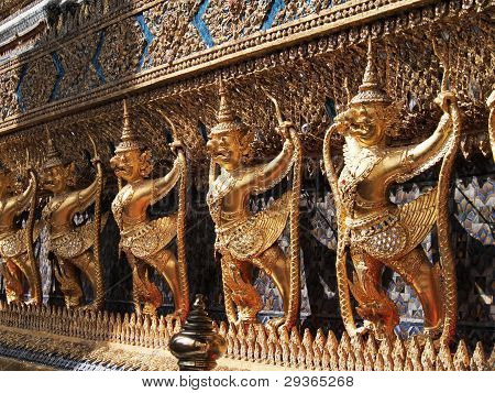 Garuda presso il tempio del Buddha di smeraldo
