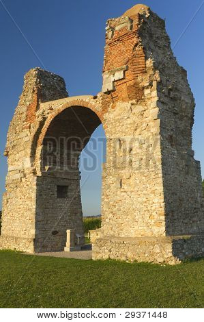 alte rÃ¶mische Tor (Heidentor) in Ã–sterreich