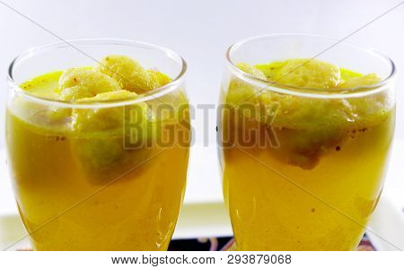 Kanji Wada Or Kanji Vada In Glass - Indian Snack Chaat