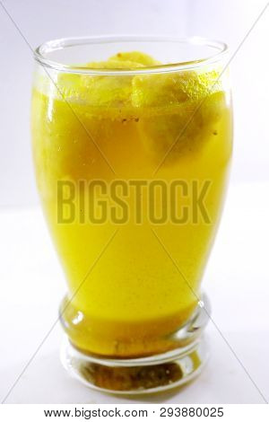 Kanji Wada Or Kanji Vada In Glass - Indian Snack Chaat
